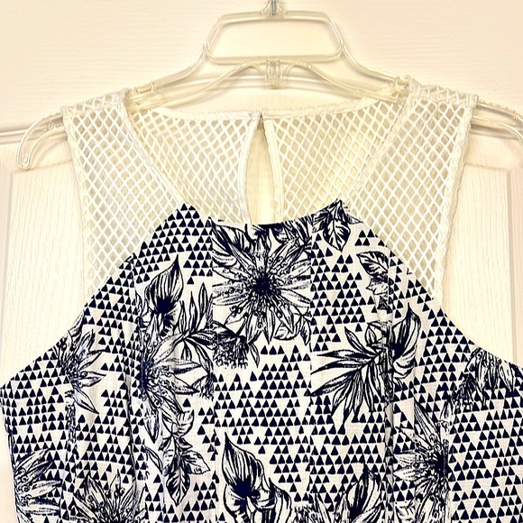 Guess Los Angles Dress - 14 - Picture 2 of 9